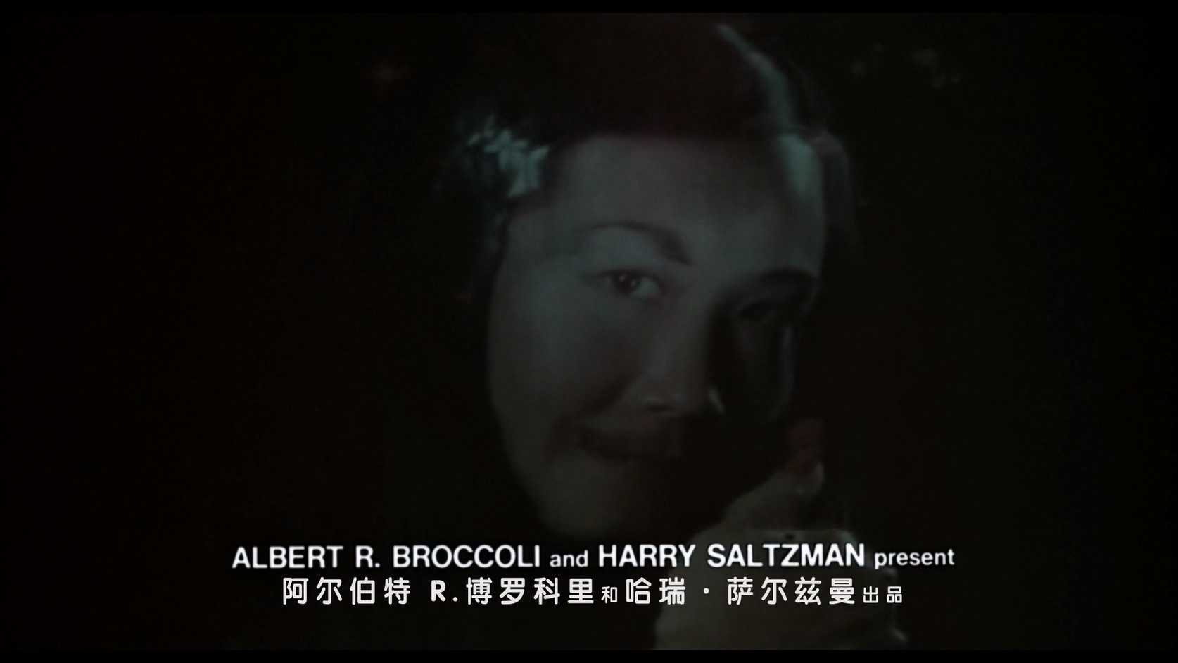 09.007：金枪人.The Man With The Golden Gun.1974.BluRay.1080p.HEVC.AC3.2Audios.中.jpg