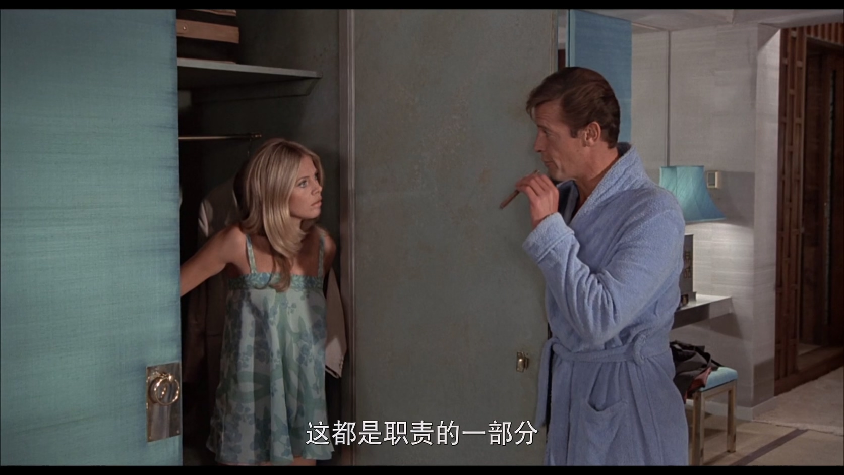 09.007：金枪人.The Man With The Golden Gun.1974.BluRay.1080p.HEVC.AC3.2Audios.中.jpg