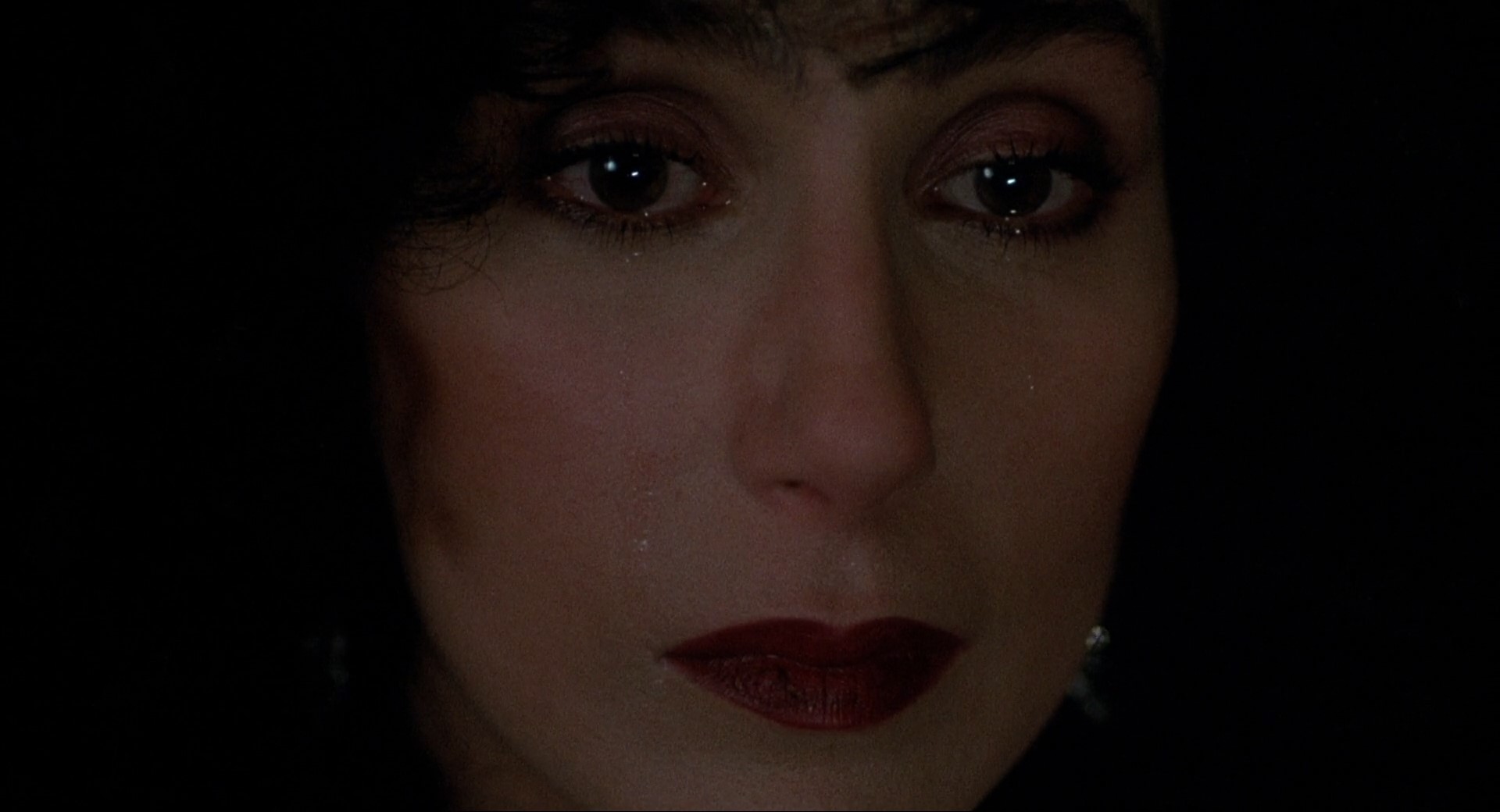 Moonstruck.1987.1080-01_11_03-2024_12_14_04_15_22.jpg