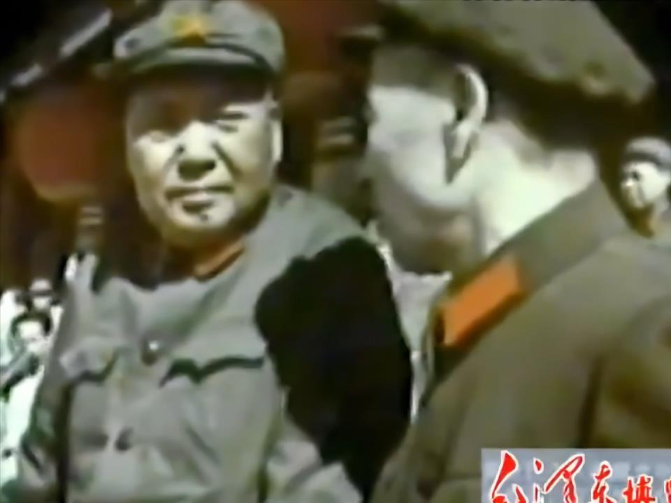 毛主席和百万文化革命大军在一起1966-1.95G.mp4_20250123_180317608.jpg