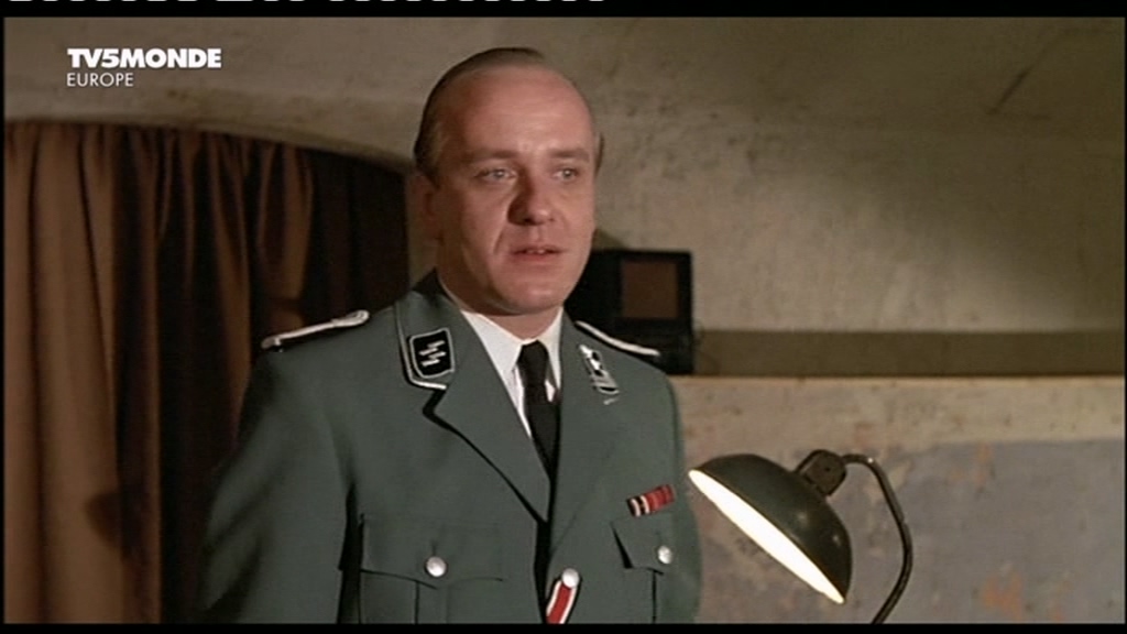 法国【战时情侣】(国法双语) De_guerre_lasse(1987).DVB.mkv_20250211_165428.249.jpg