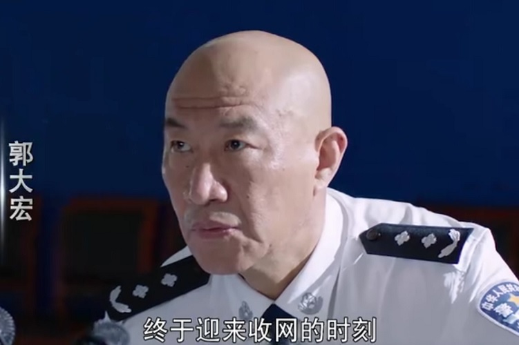 076卧底警花截图002.jpg