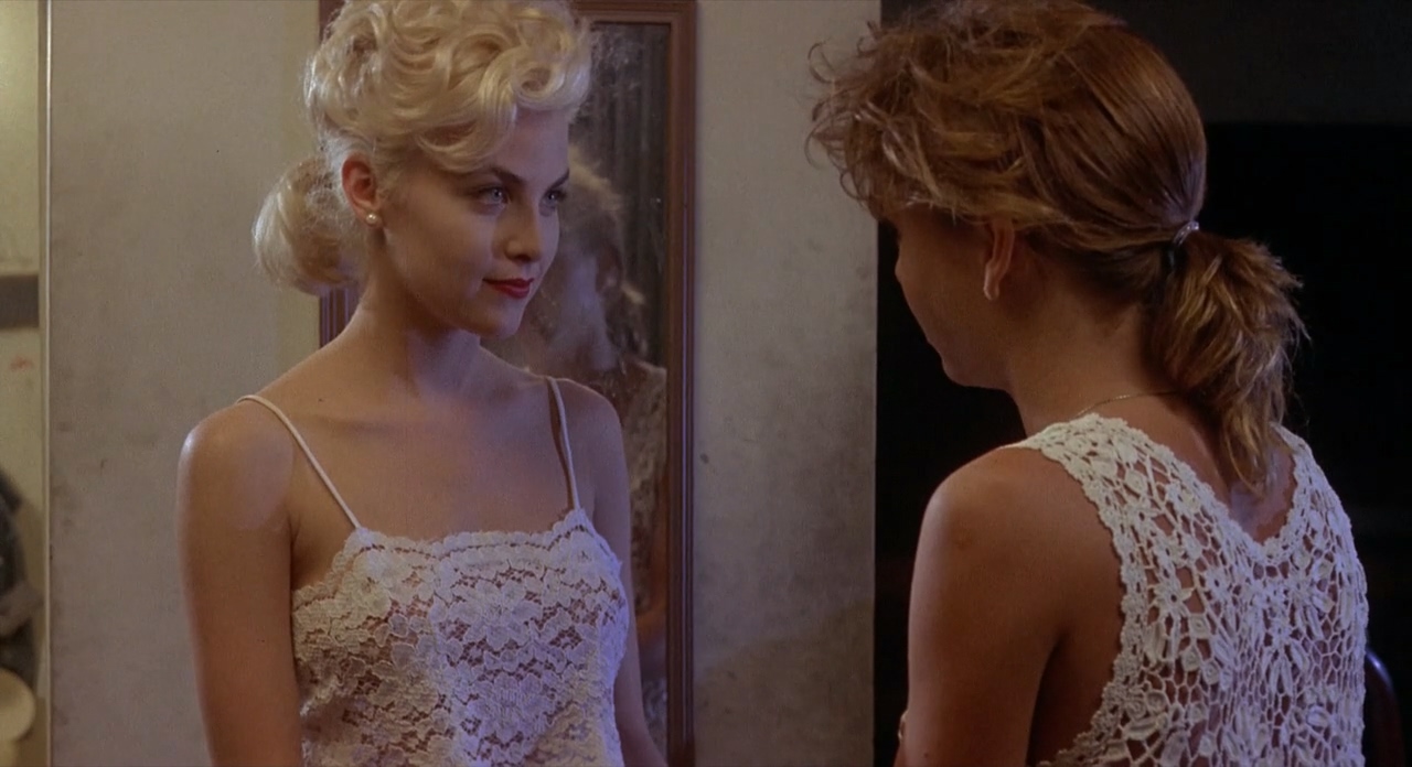 Two.Moon.Junction.1988.720p.BluRay.x264-SONiDO.mkv_20250307_190648.191.jpg