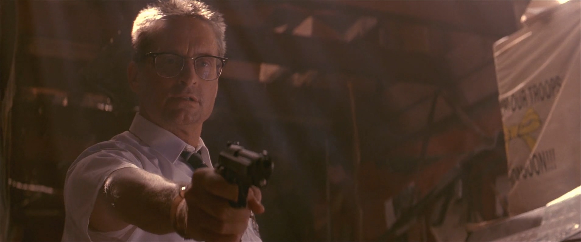 Falling.Down.1993.1080p.BluRay.x264.YIFY.mkv_20250504_212959.693.jpg