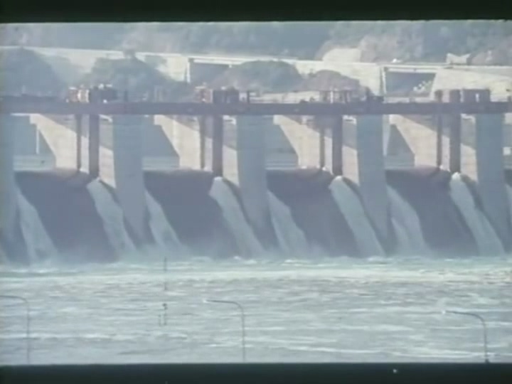 缩小包围圈.南斯拉夫.1974.上海电影译制厂.mkv_20250507_184847.779.jpg