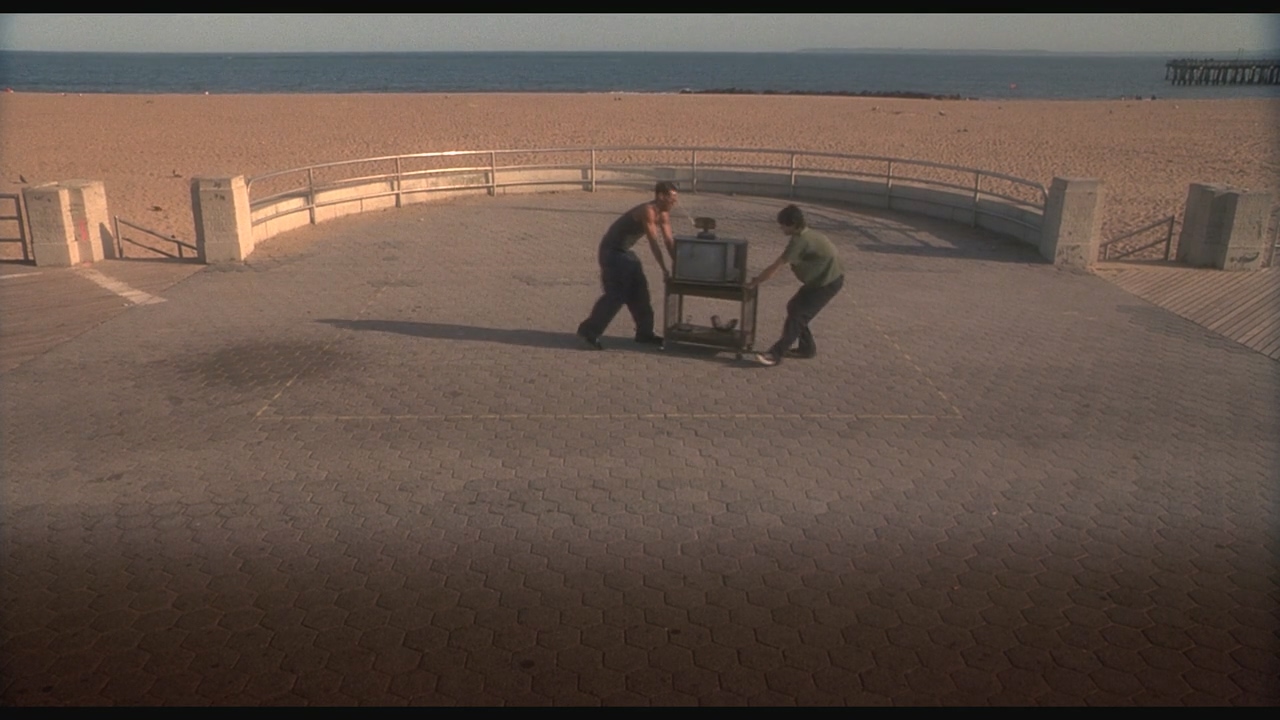 56.[梦之安魂曲(导演剪辑版)].Requiem.for.a.Dream.DC.2000.BluRay.720p.x264.AC3-CMC.jpg