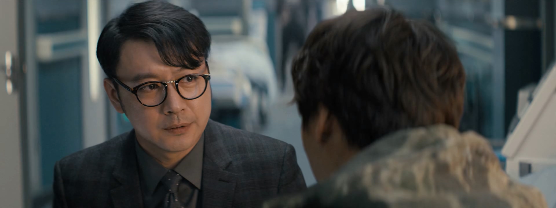 动物世界.1080p.HD国语中字无水印.mp4_20250510_075801.354.jpg