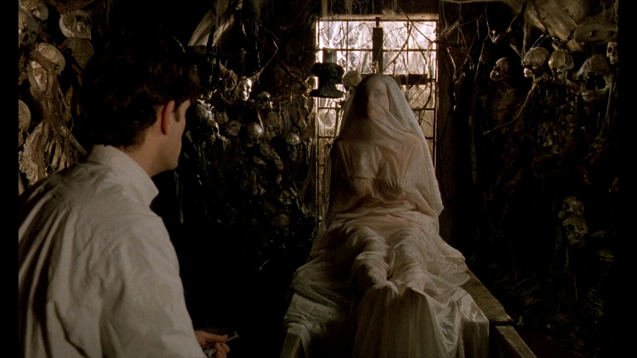 [魔诫坟场].Dellamorte.Dellamore.1994.BluRay.720p.x264.AC3-CMCT.mkv_20250510_084202.499.jpg