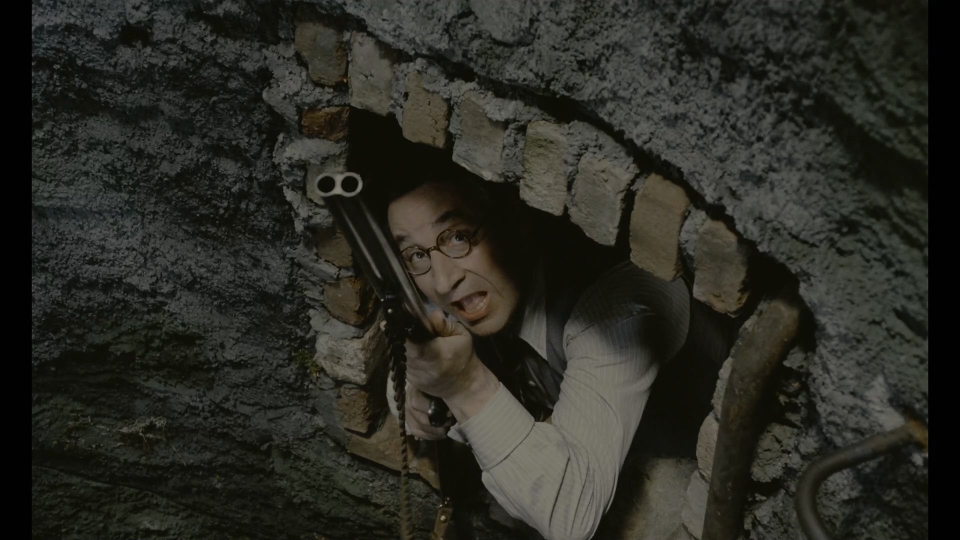 [www.domp4.cc]老q.1975.BD1080p.国英双语中字.mp4_20250511_133428.109.jpg