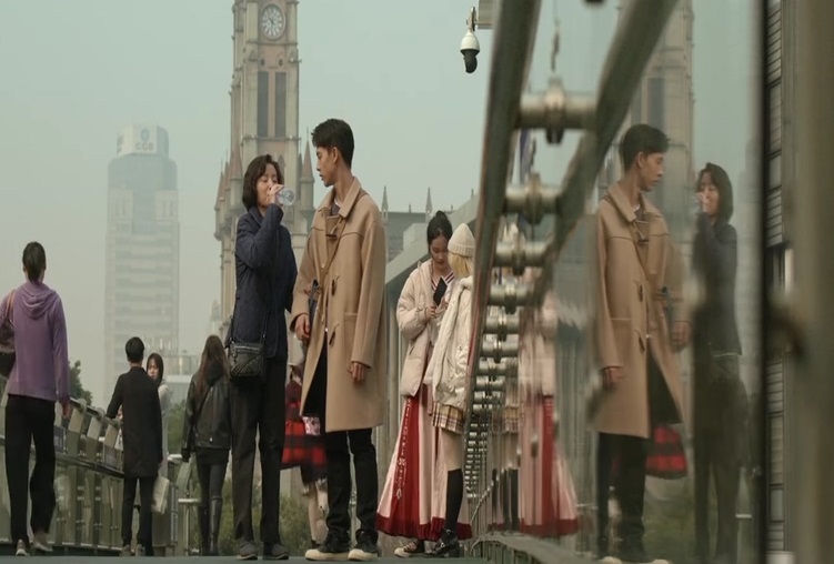 您好母亲大人EP01.mp4_20250511_235000.641.jpg