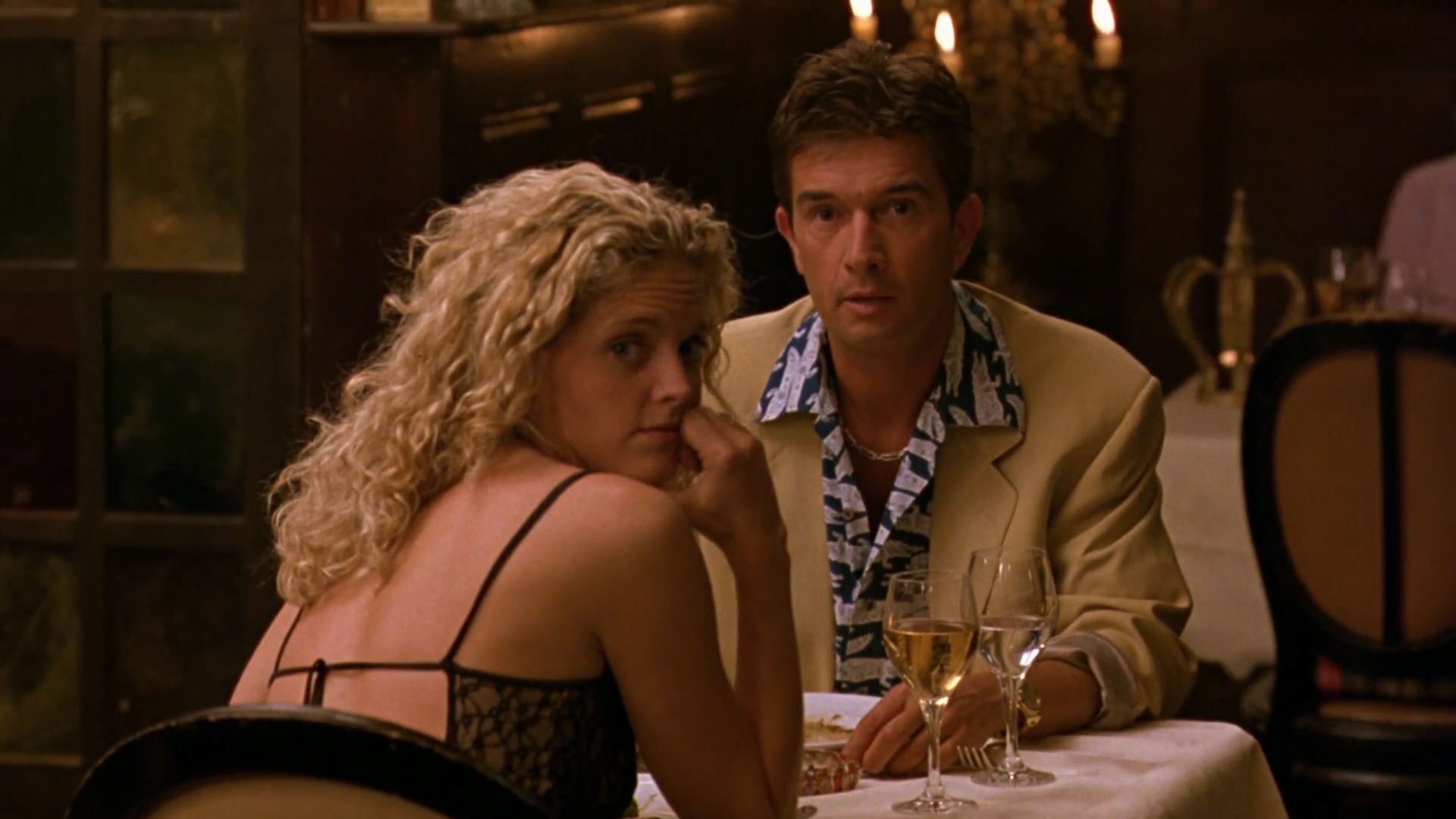 Dot.The.I.2003.1080p.WEBRip.x264.AAC-[YTS.MX].mp4_20250513_195138.673.jpg
