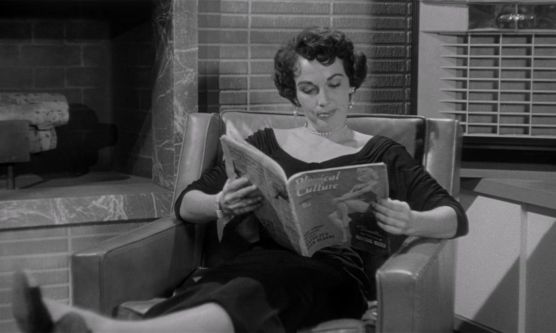 Kiss.Me.Deadly.1955.1080p.BluRay.x265-RARBG-bylh.mkv_20250519_224607.963.jpg