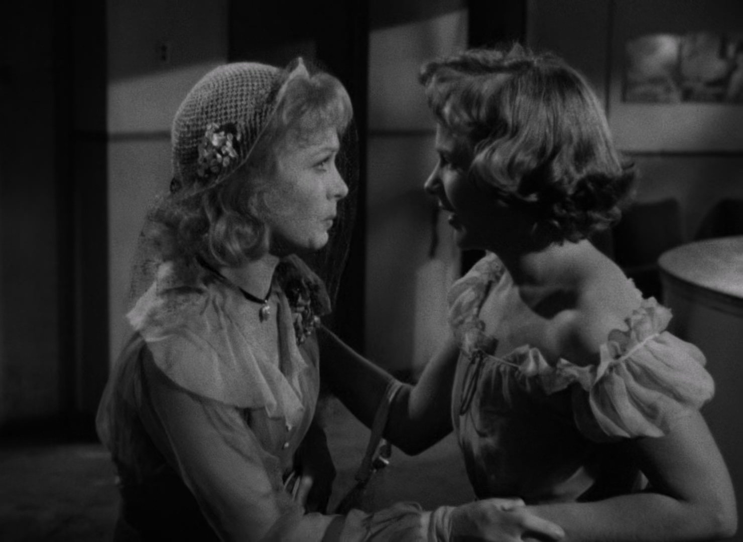 A.Streetcar.Named.Desire.1951.1080p.BluRay.x265-RARBG.mp4_20250522_003531.911.jpg