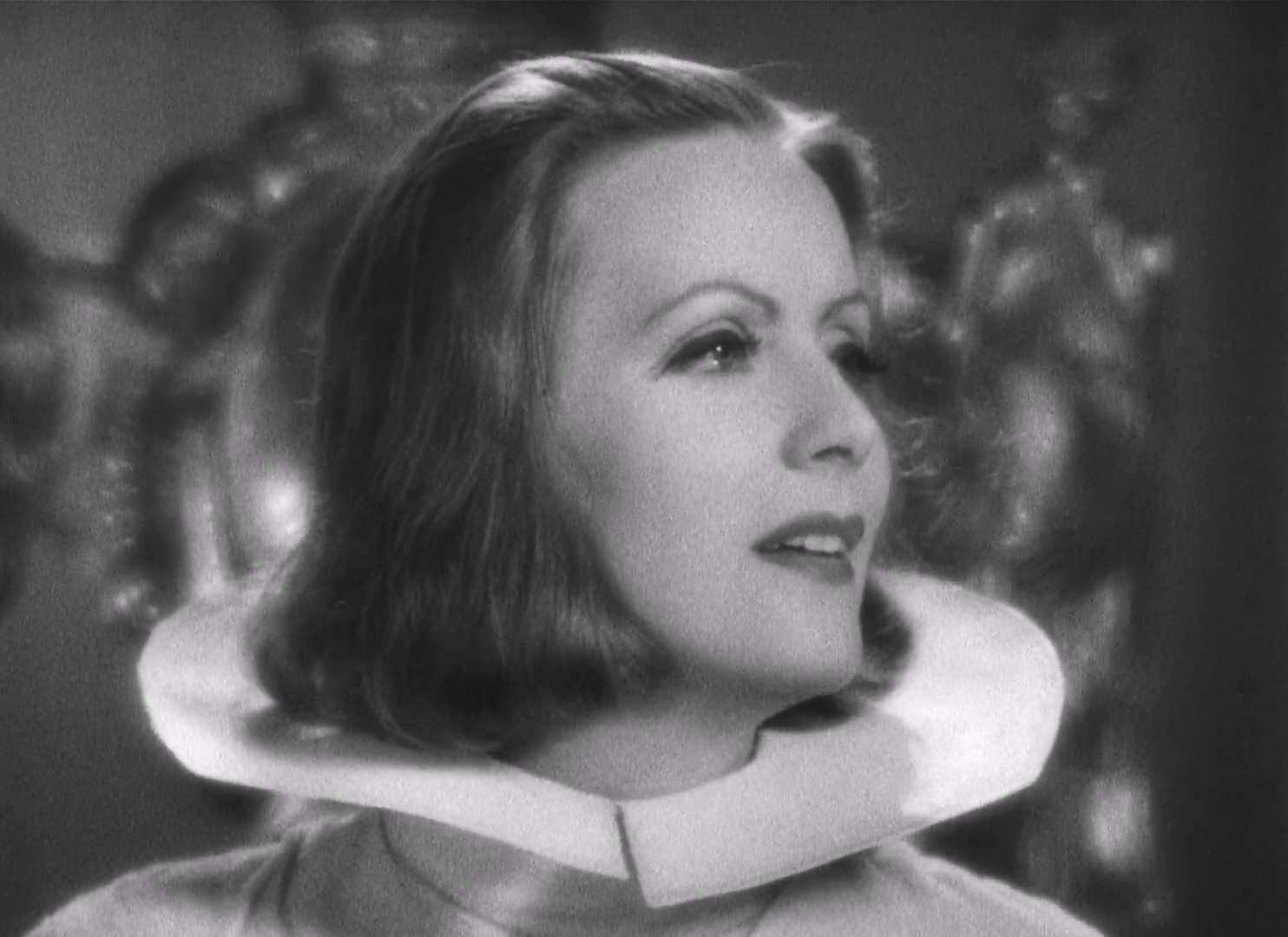 [瑞典女王&克丽丝汀女王].Queen.Christina.1933.1080p.WEBRip.x264-RARBG-bylh.mkv_20.jpg