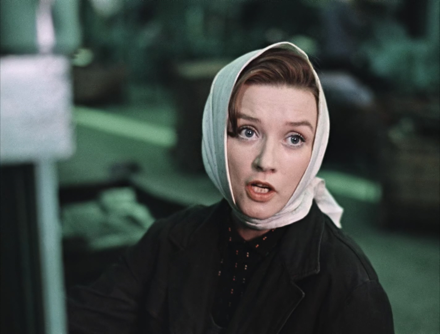 Moscow.Does.Not.Believe.in.Tears.1979.BluRay.1080p.x265.10bit.2Audio-MiniHD.mkv_.jpg