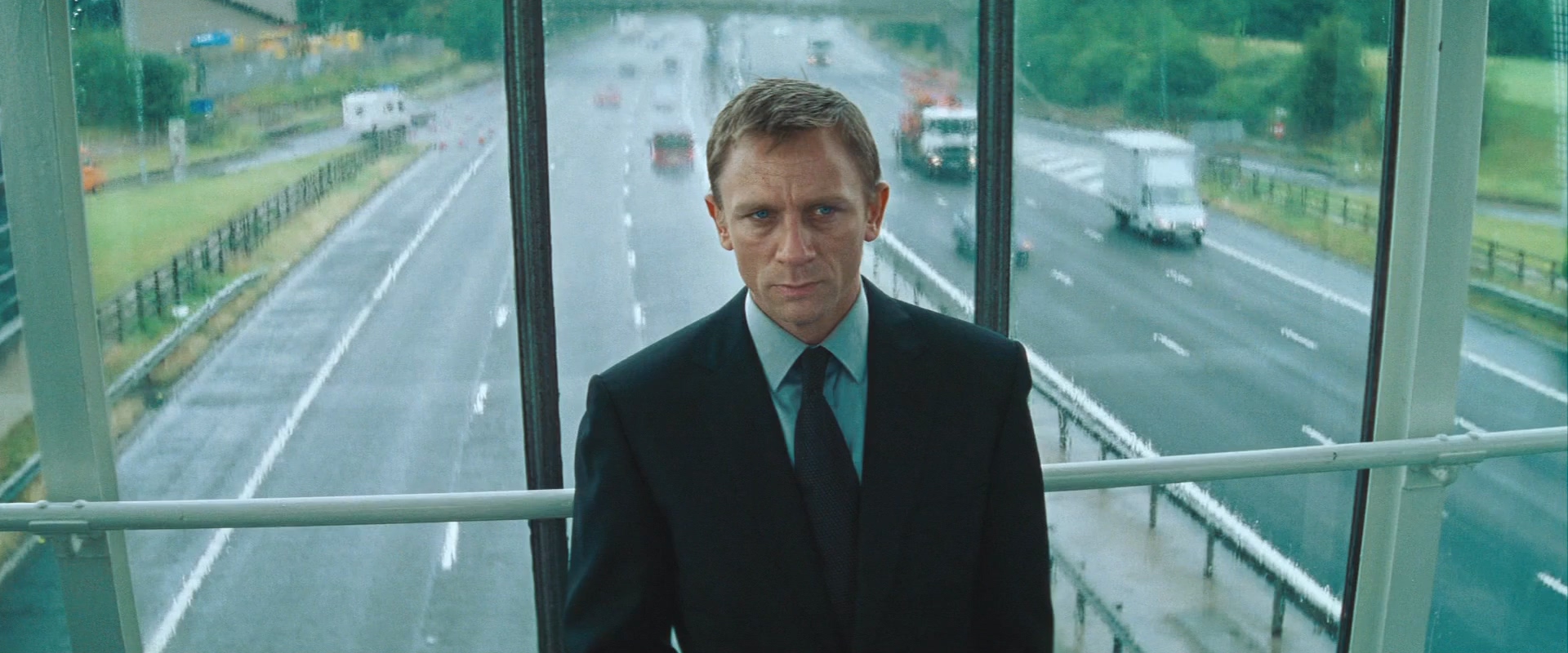双面任务.Layer.Cake.2004.BluRay.1080p.DTS.x264.mkv_20250531_094751.526.jpg