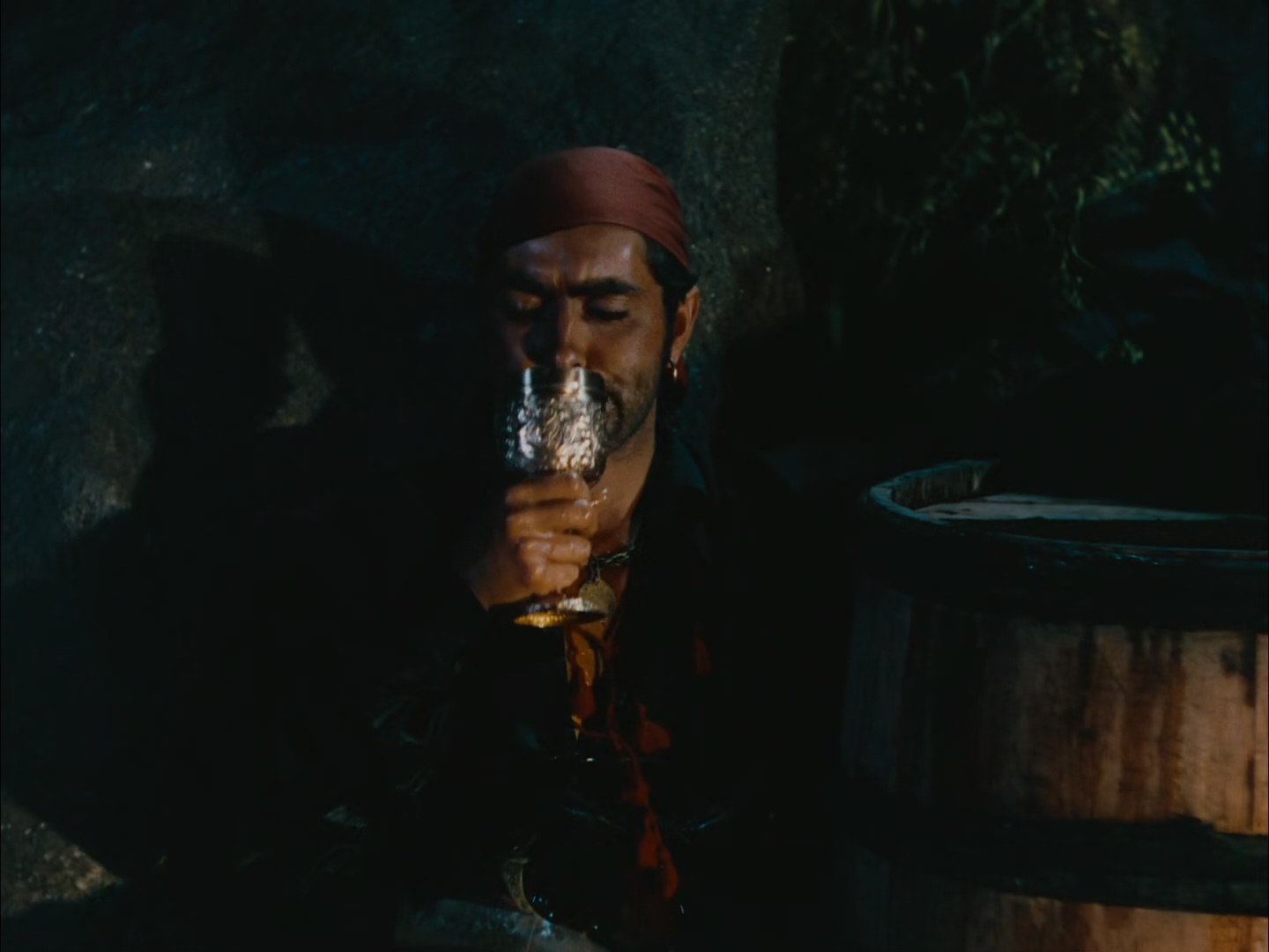 黑天鹅号的覆灭.1080p.x265.10bit.国英双语.mkv_20250603_161955.162.jpg