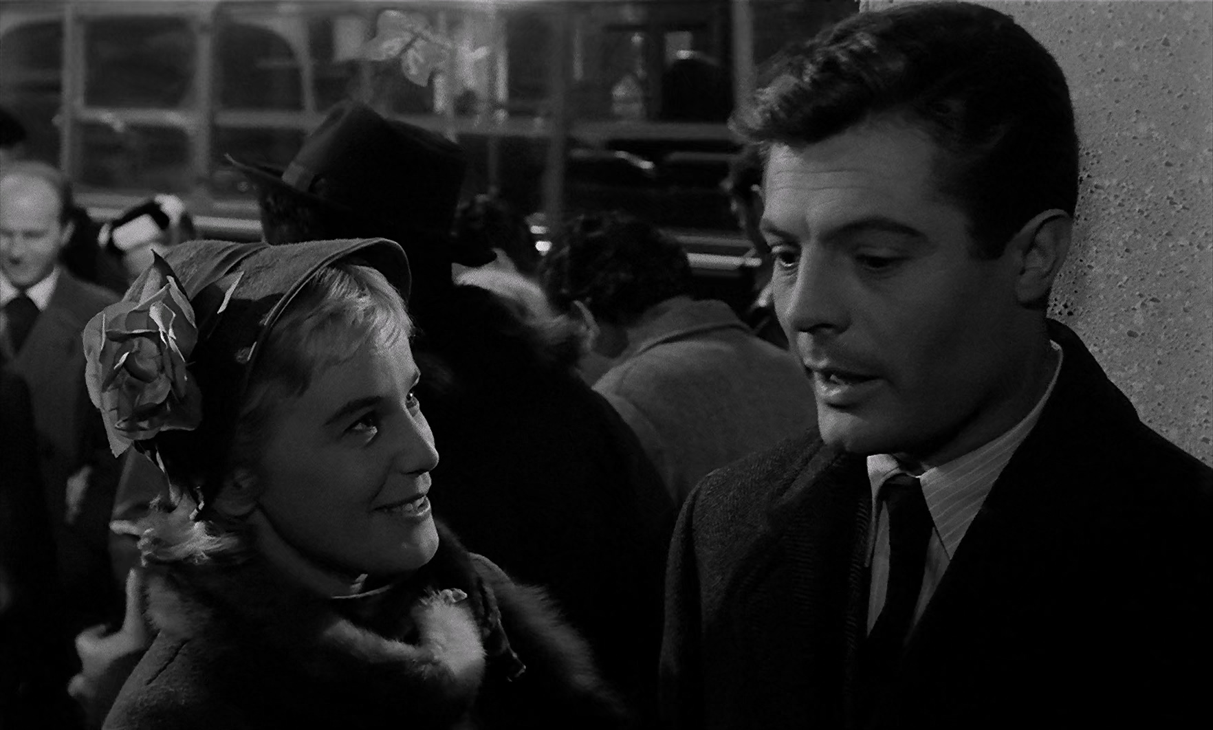 白夜.Le.Notti.Bianche.1957.BluRay.1080p.DTS-HD.MA.2.0.x265.10bit-ALT.mkv_2025060.jpg
