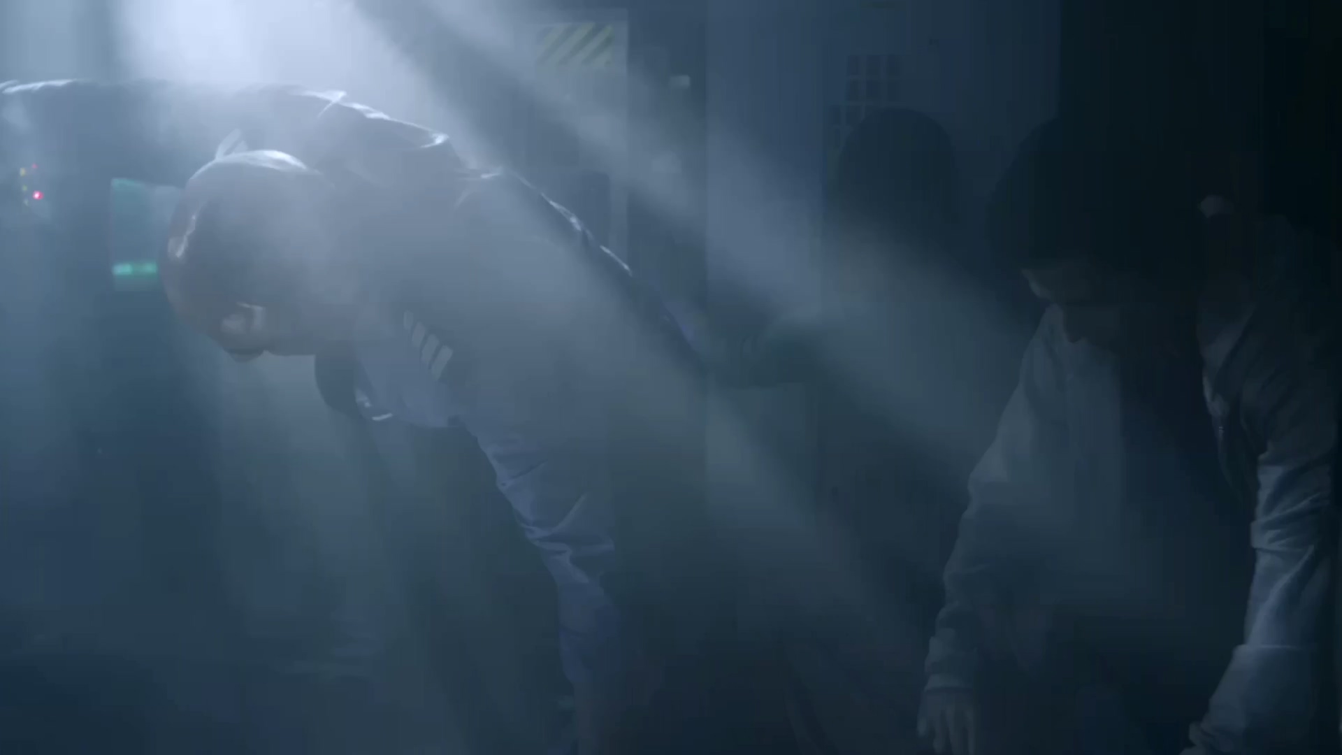 Flight.World.War.II.2015.1080p.BluRay.H264.AAC-RARBG.mp4_20250609_220031.330.jpg
