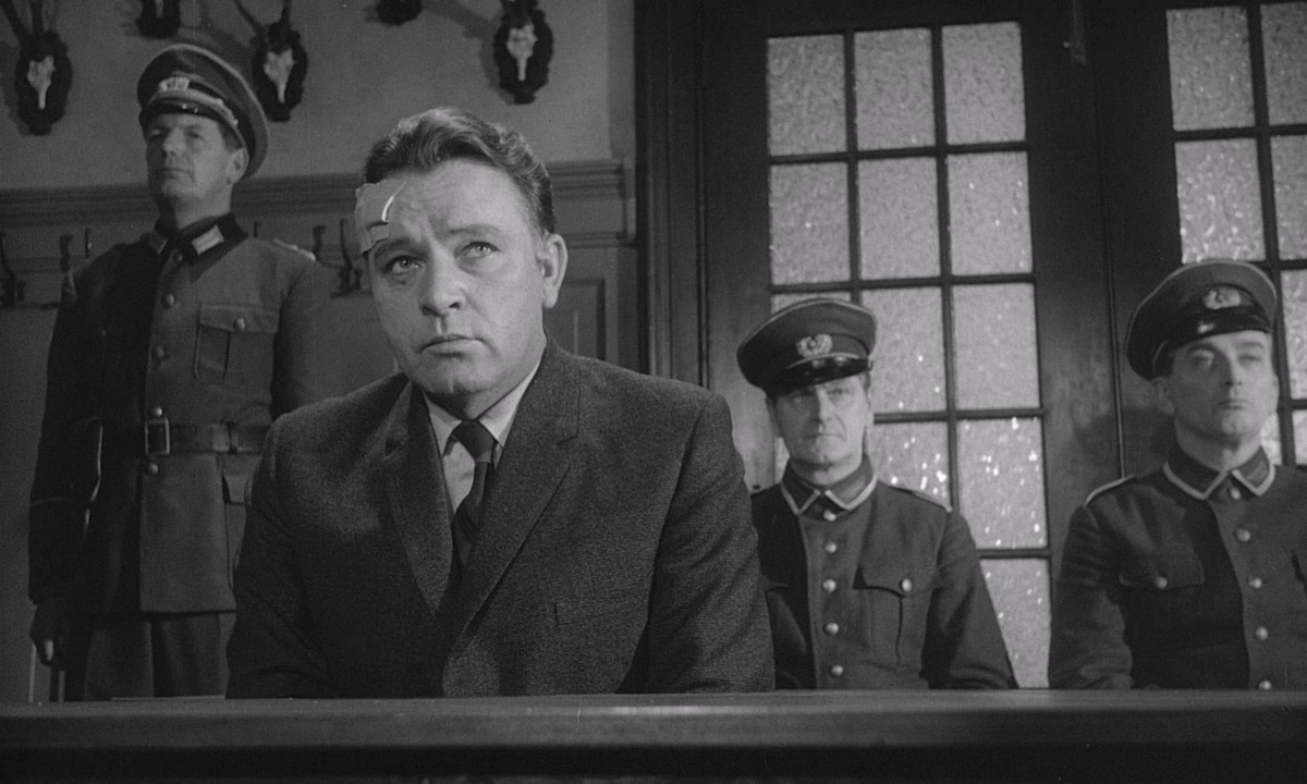 The.Spy.Who.Came.in.from.the.Cold.1965.720p.BluRay.X264-AMIABLE-bylh.mkv_2025061.jpg