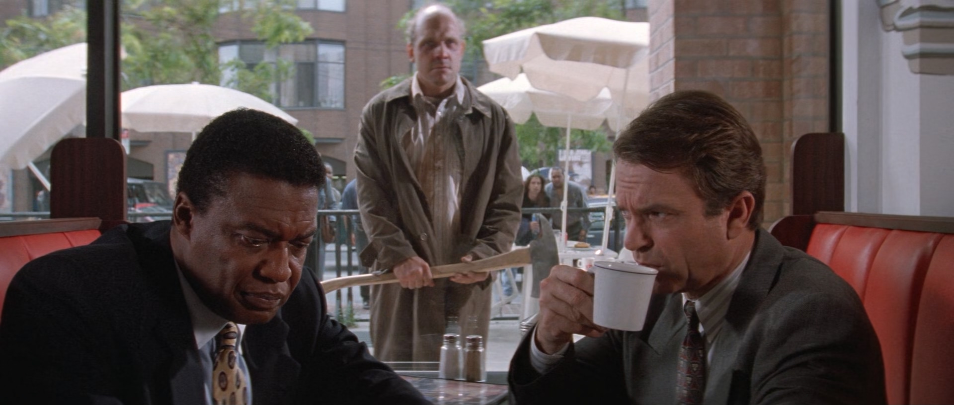 In.the.Mouth.of.Madness.1994.REMASTERED.1080p.BluRay.x265-RARBG-bylh.mkv_2025062.jpg