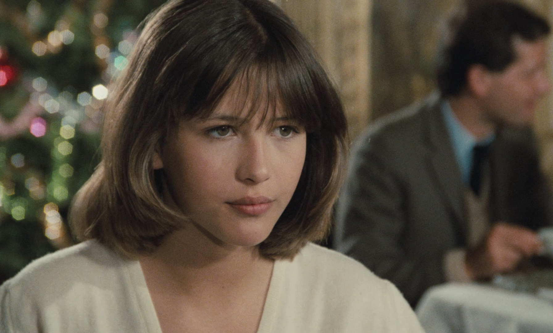 初吻2..La.Boum.2.1982.1080p.BluRay.DD2.0.2Audio.x265-10bit.mkv_20250629_091829.620.jpg
