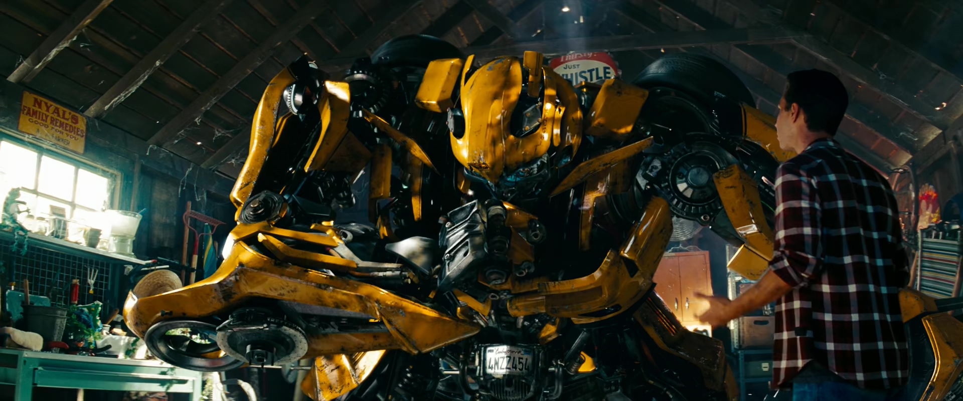 变形金刚2：卷土重来.Transformers：Revenge.of.the.Fallen.2009.2Audio.CNSC.mkv_202.jpg
