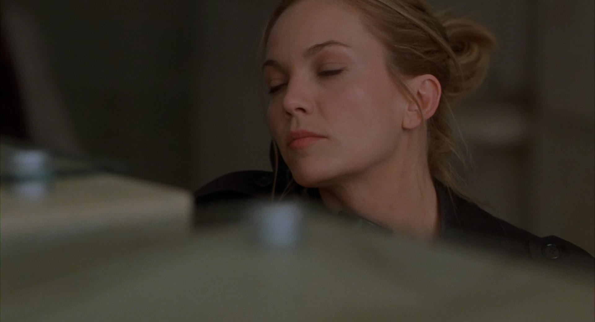 不忠.Unfaithful.2002.1080p.BluRay.x265.国英双语双字.mkv_20250629_200236.861.jpg