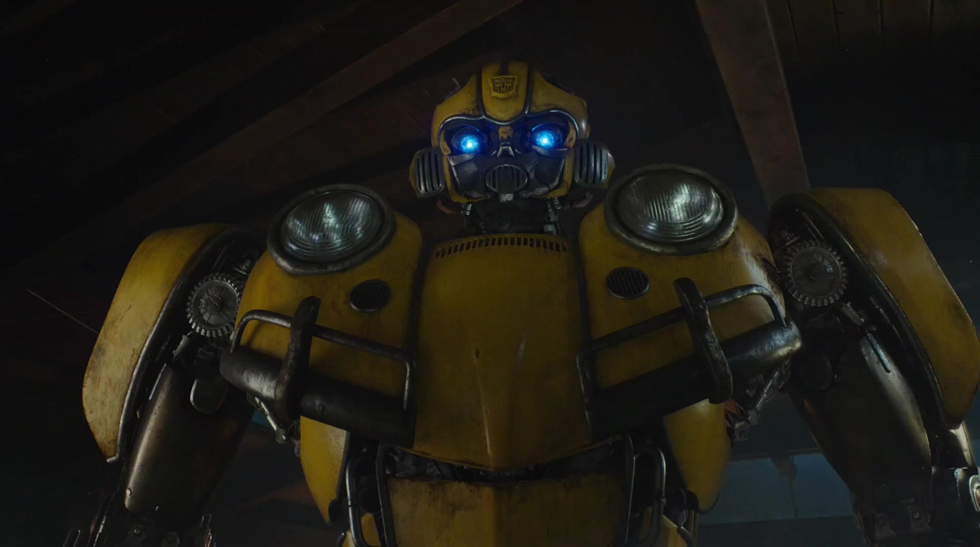 大黄蜂.Bumblebee.2018.2Audio.CNSC.mkv_20250629_201539.578.jpg