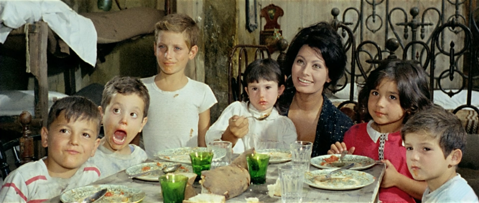 Yesterday.Today.and.Tomorrow.1963.BluRay.1080p.TrueHD.1.0.x265.10bit-ALT.mkv_202.jpg