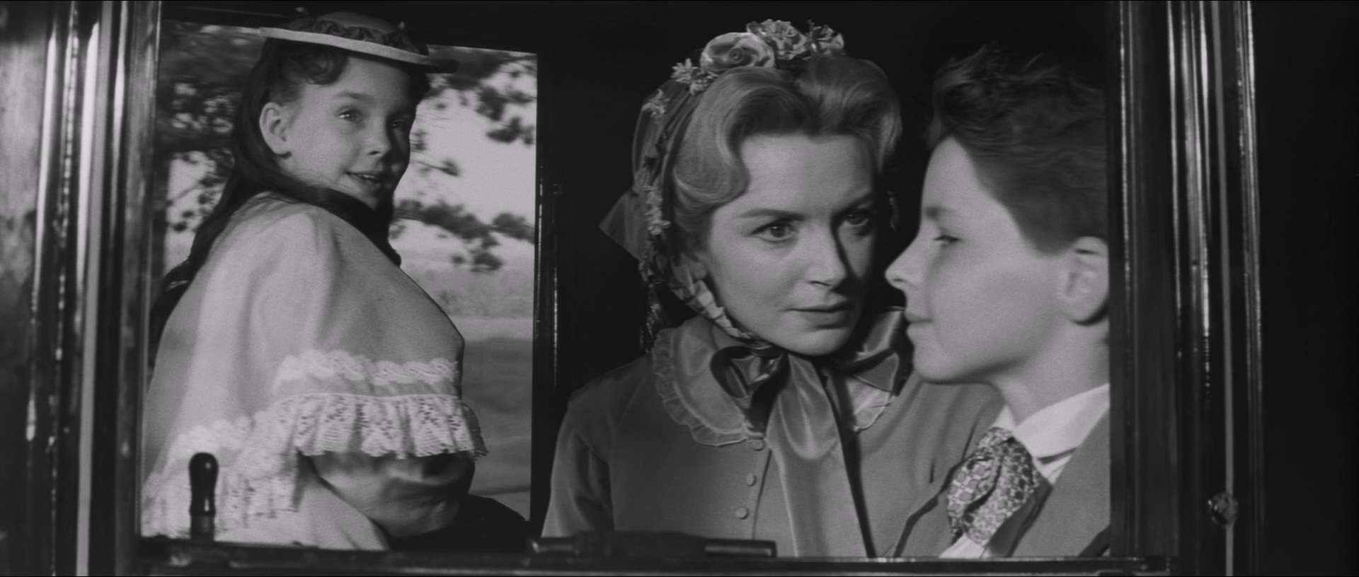 The.Innocents.1961.CC.1080p.BluRay.x265.10bit.FLAC-QuickIO.mkv_20250705_083941.255.jpg