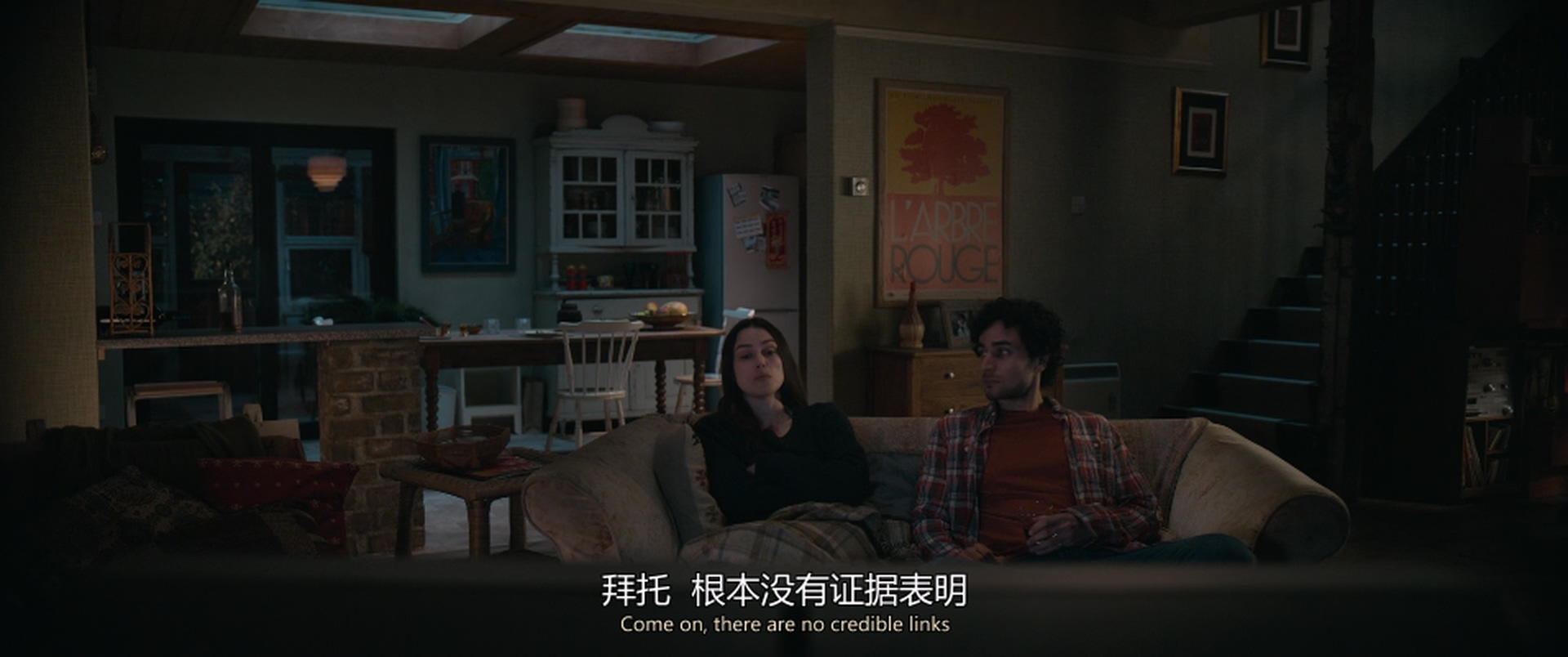 官方机密.Official.Secrets.2019.1080p.BluRay.x265.国英双语中字.mkv_20250706_220625.534.jpg