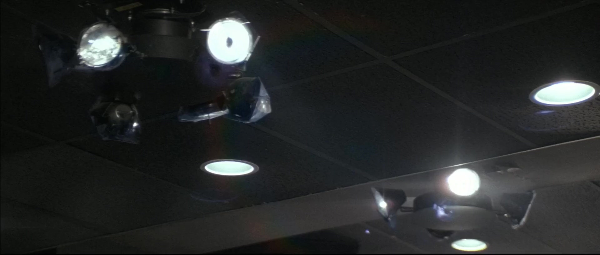 边缘战士.Raw.Deal.1986.3Audio.CN.mkv_20250709_114520.499.jpg