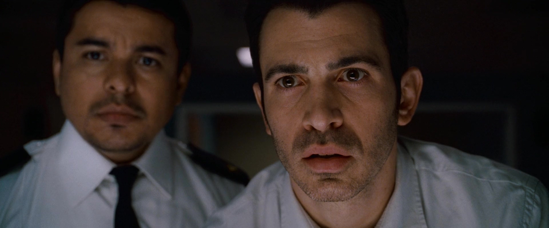 电梯里的恶魔.Devil.2010.CNSC.mkv_20250712_144739.974.jpg