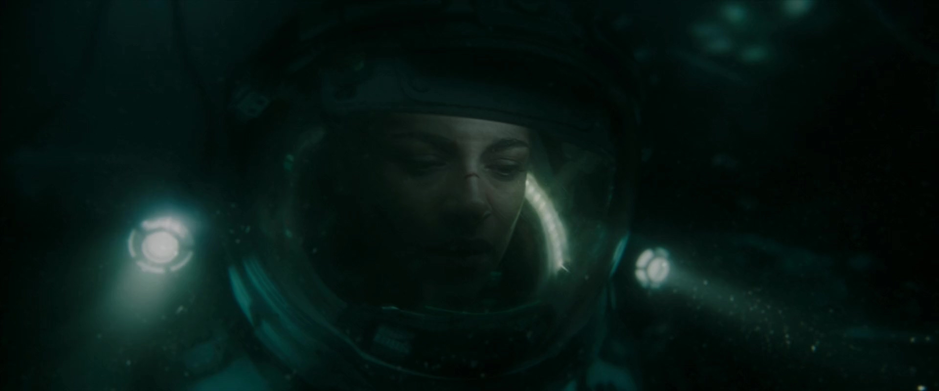 深海异兽.Underwater.2020.CN.mkv_20250723_103741.113.jpg