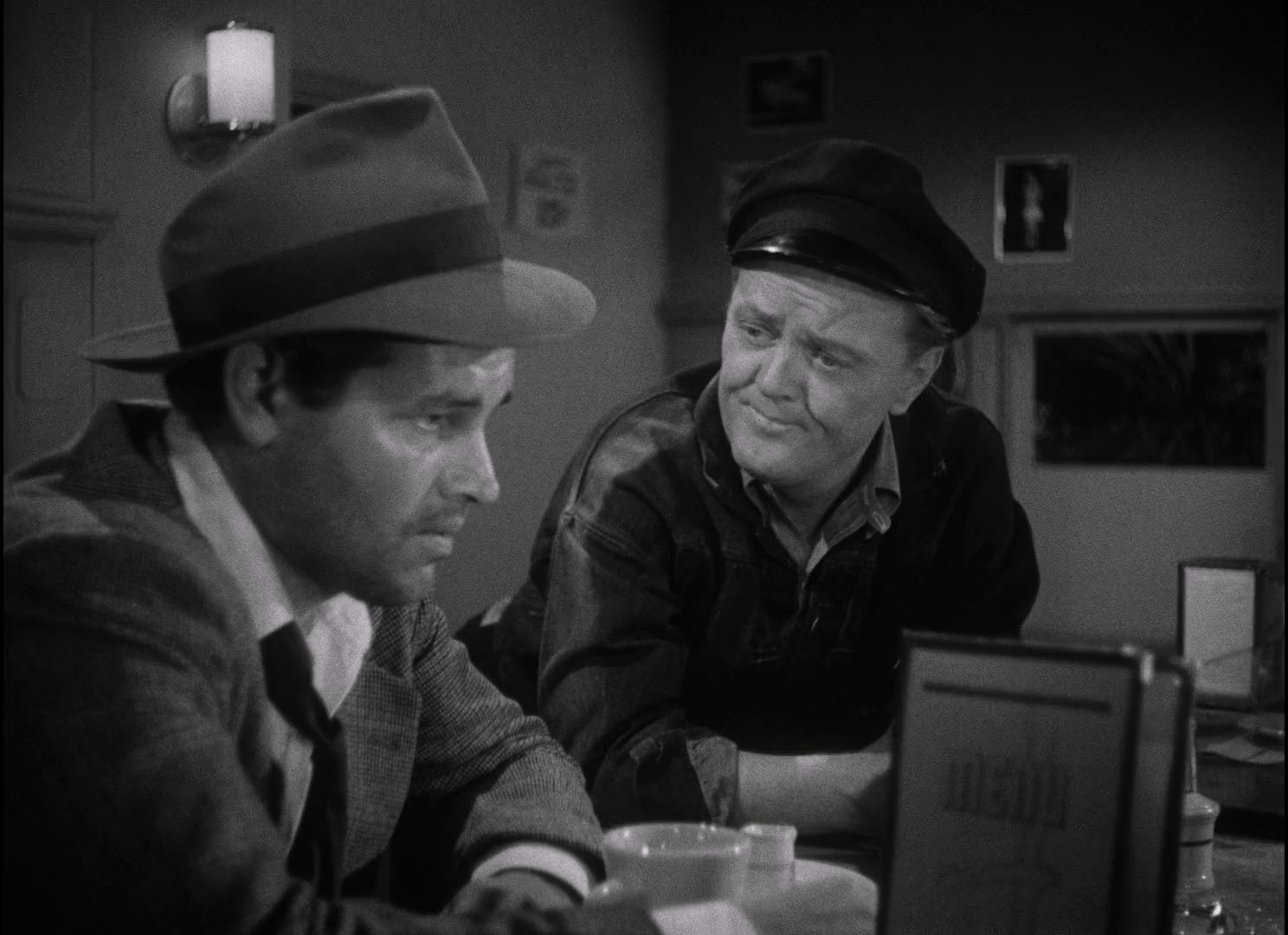 Detour.1945.1080p.BluRay.H264.AAC-RARBG-bylh.mkv_20250721_104232.252.jpg