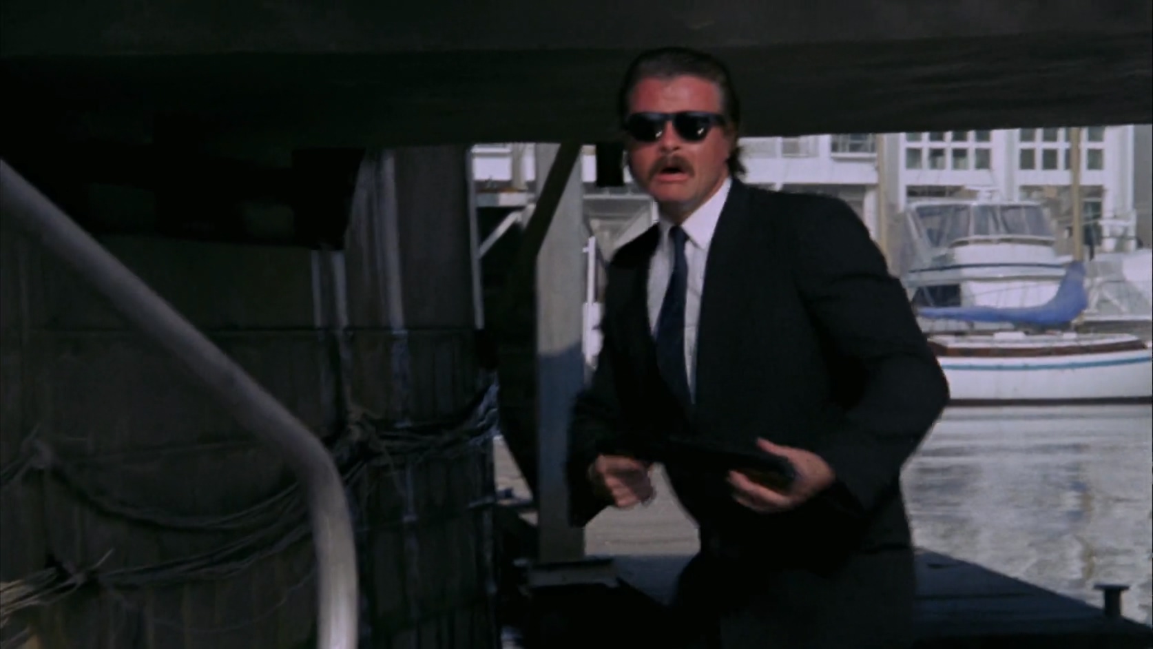 皇家飞凤.Angel.Enforcers.1989.1080p.BluRay.x264.AAC.2audio.mkv_20250728_102638.815.jpg