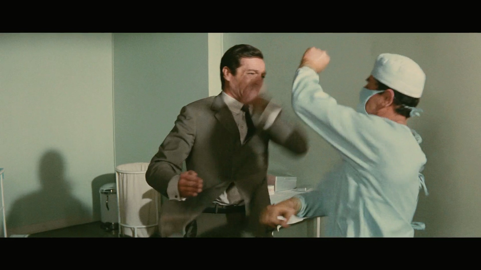 1965.OSS117之杀手任务(103分钟).1080P.法语中字.mkv_20250730_235215.380.jpg