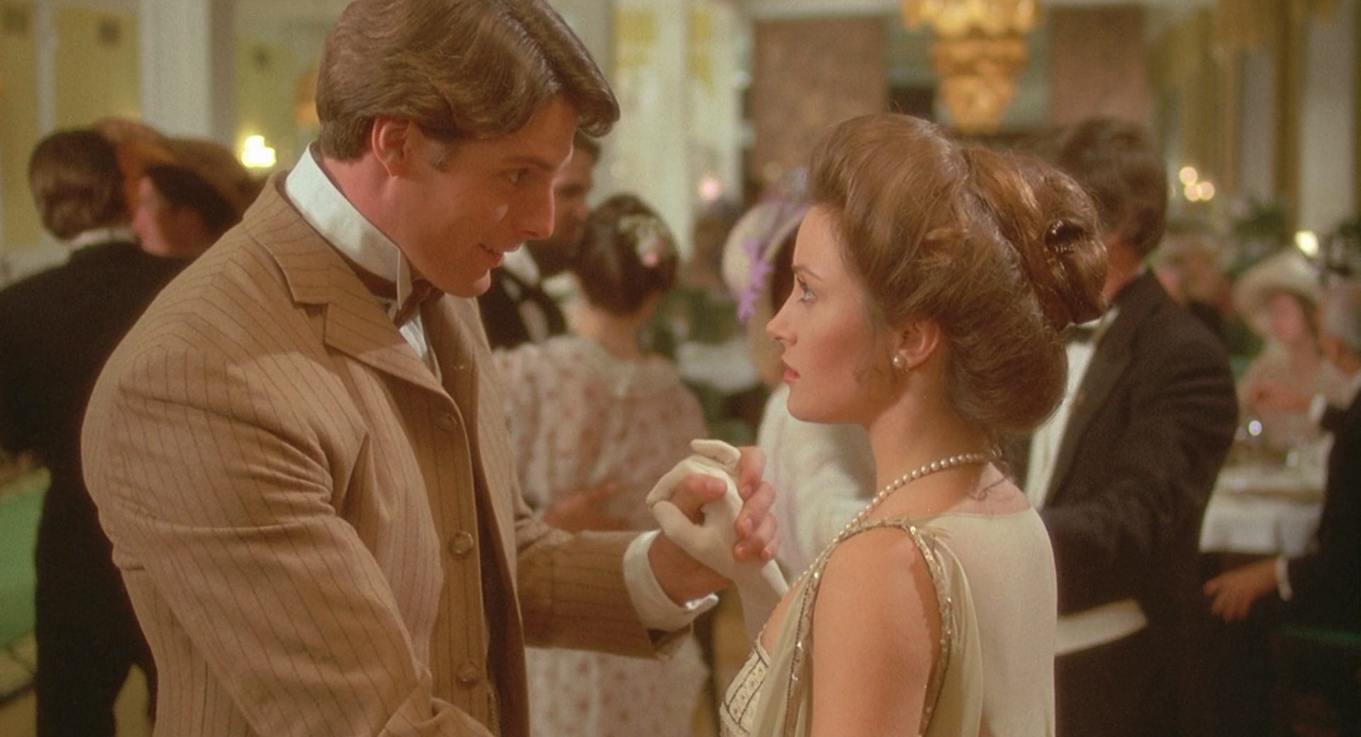 Somewhere.In.Time.1980.1080p.BluRay.x264.DTS.2Audio-QuickIO.mkv_20250804_002840.484.jpg