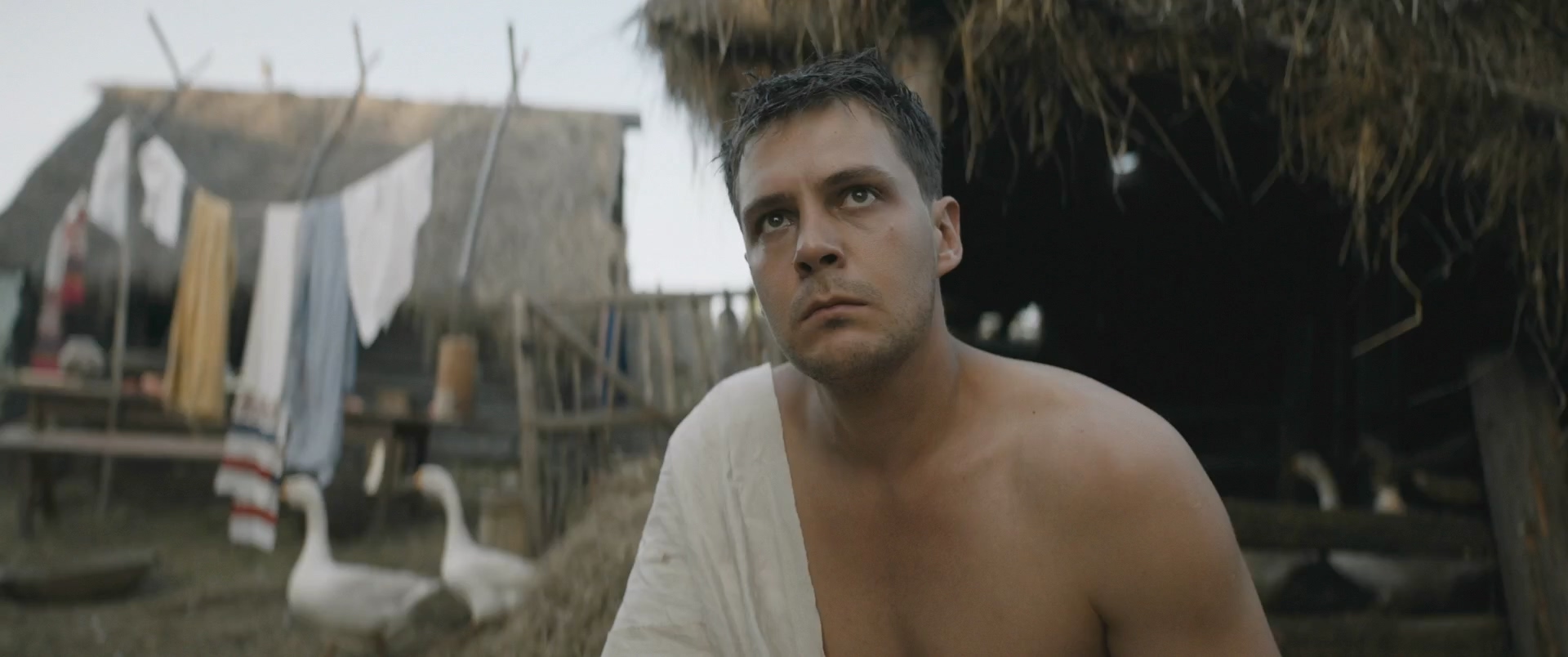 穷养攻略.Холоп.2019.WEB-DL.1080p.国俄双语.mkv_20250812_233742.594.jpg