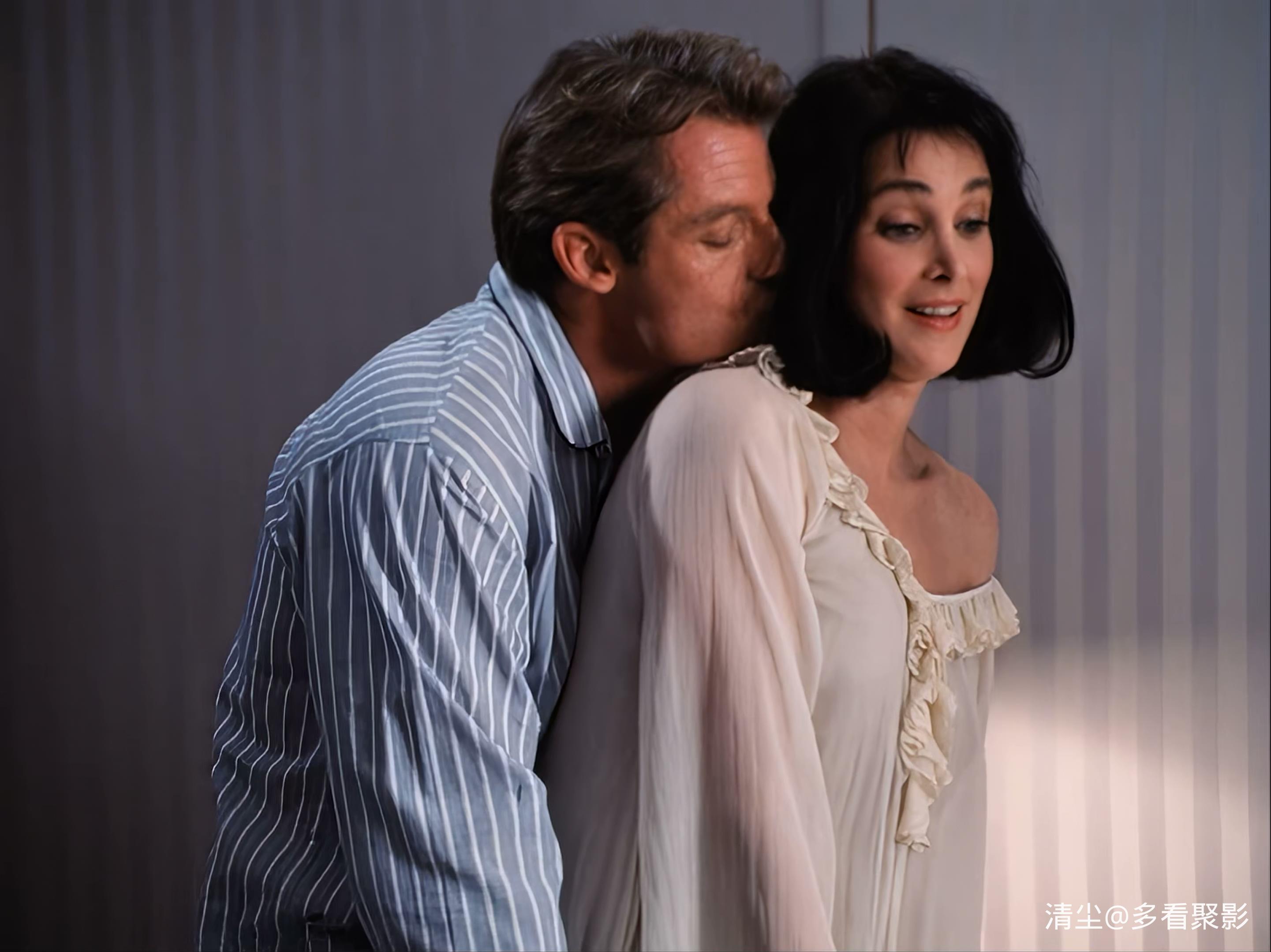 1994 情欲隔墙花 She Led Two Lives.mkv_20260213_162956.923.jpg