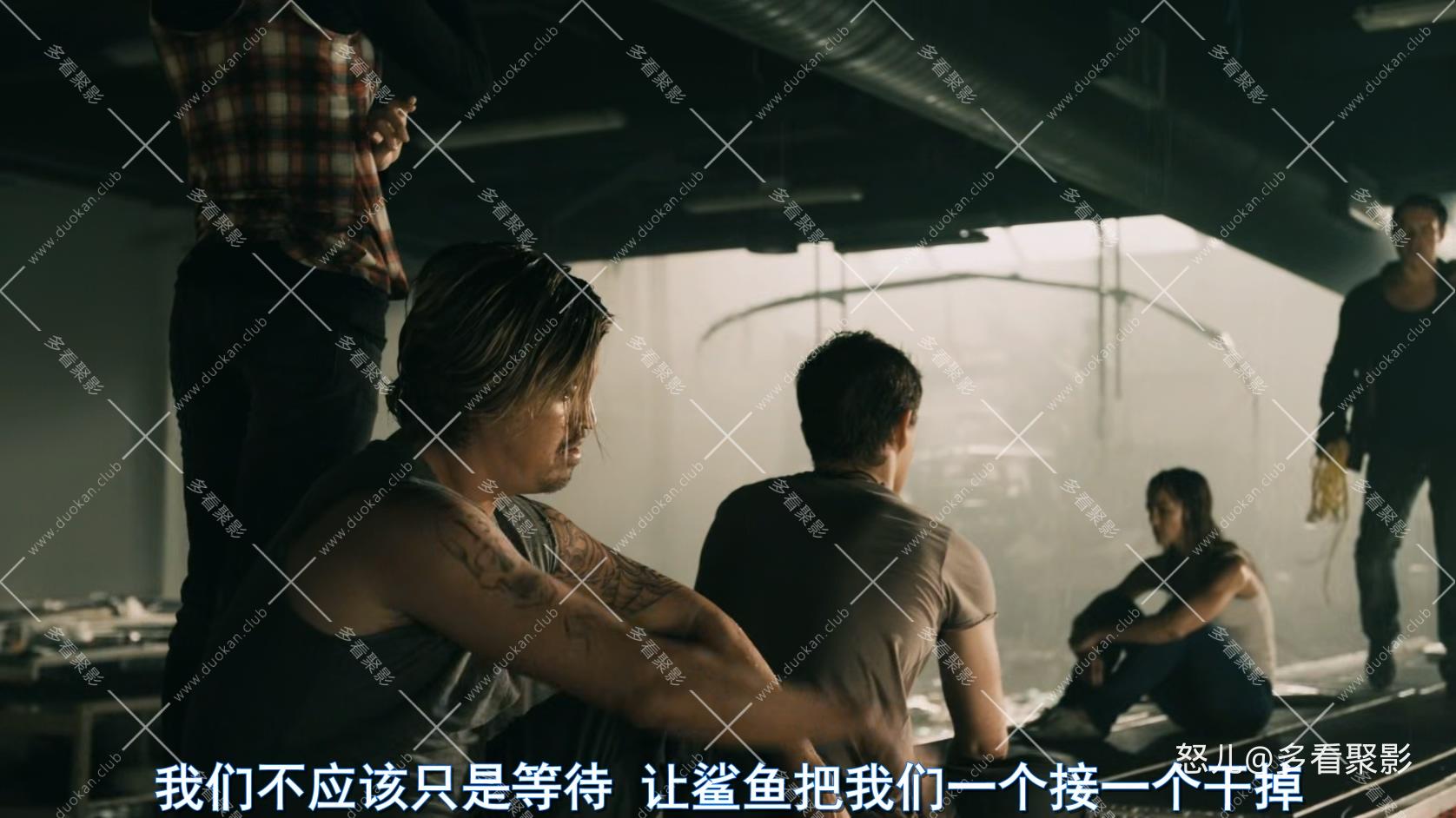 大海啸之鲨口逃生.Bait.2012.1080p.BluRay.x265.2audio-RARBG (1).mkv_20260305_104245.942.jpg