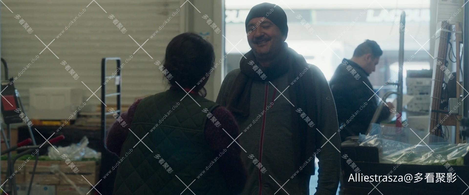 Christmas.Co..2017.1080p.BluRay.x264.AAC5.1-[YTS.MX]_0005.jpg
