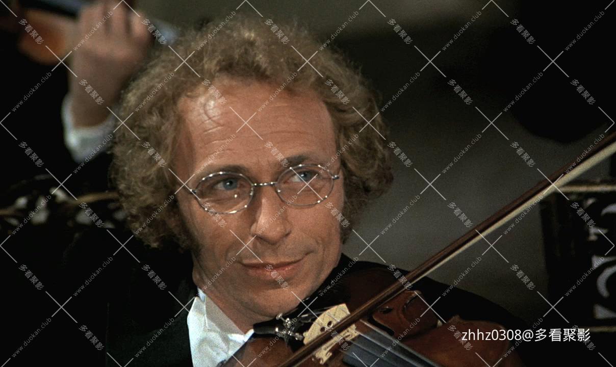 金发大个子 Le grand blond avec une chaussure noire (1972).mkv_20260827_143101.445.jpg